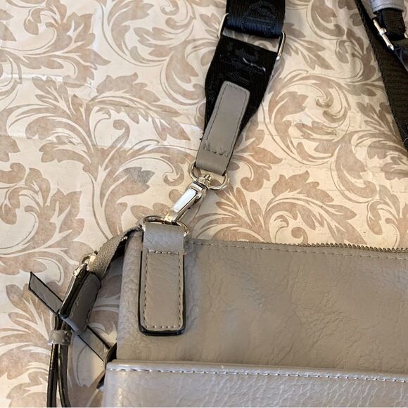 Juicy Couture Gray Leather Crossbody Handbag Logo on Strap Gorgeous - Picture 8 of 13